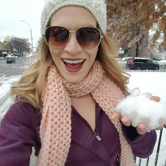 Meet your Posher, Sara! - Picture 2 of 2